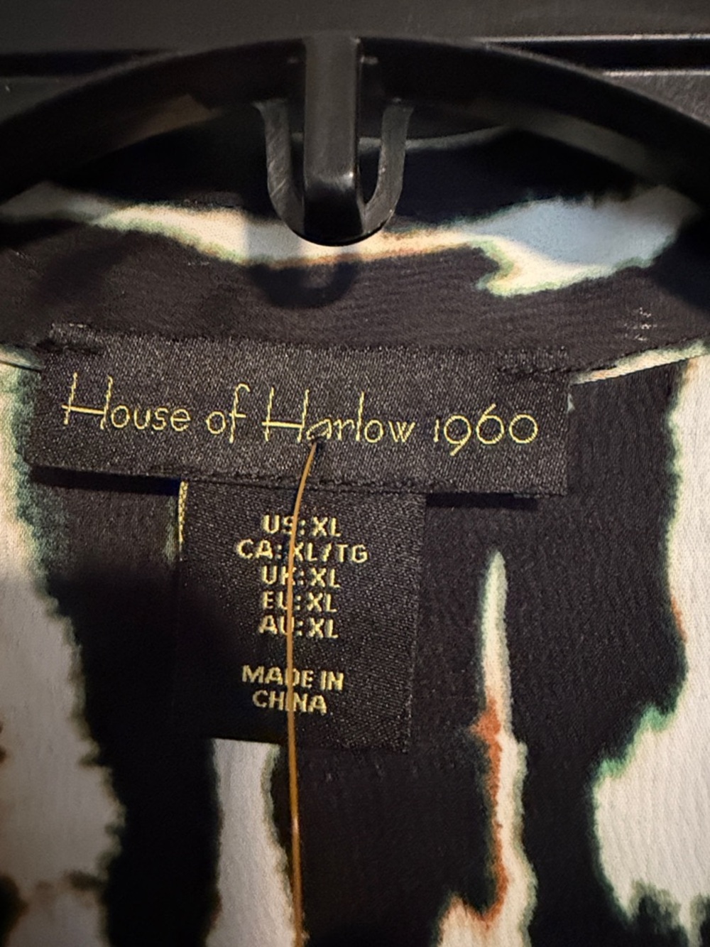 House of Harlow 1960 Black and White Patterned Top with Subtle Green Accent - Picture 2 of 7